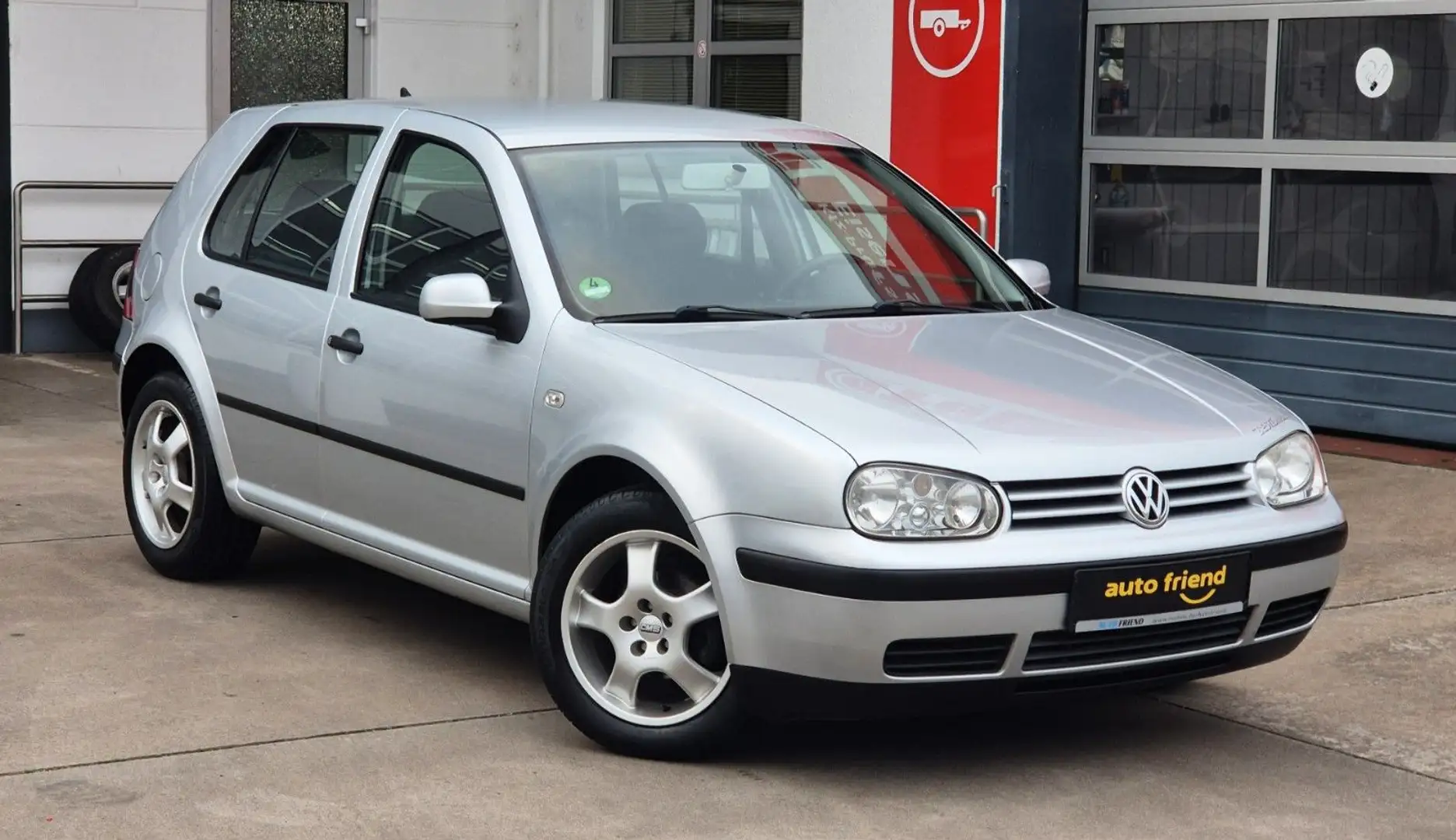Volkswagen Golf 1.4 Edition 114.000 KM /Klima/8-fach /TÜV Silber - 1
