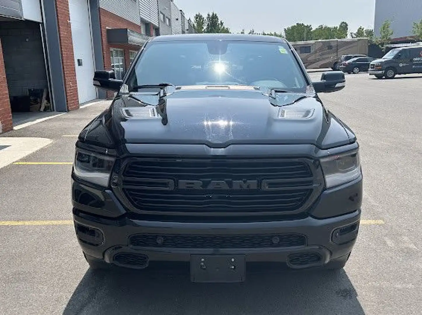 Dodge RAM 1500 SPORT 5,7L V8 de 2020 - TVA RÉCUPÉRABLE - 1