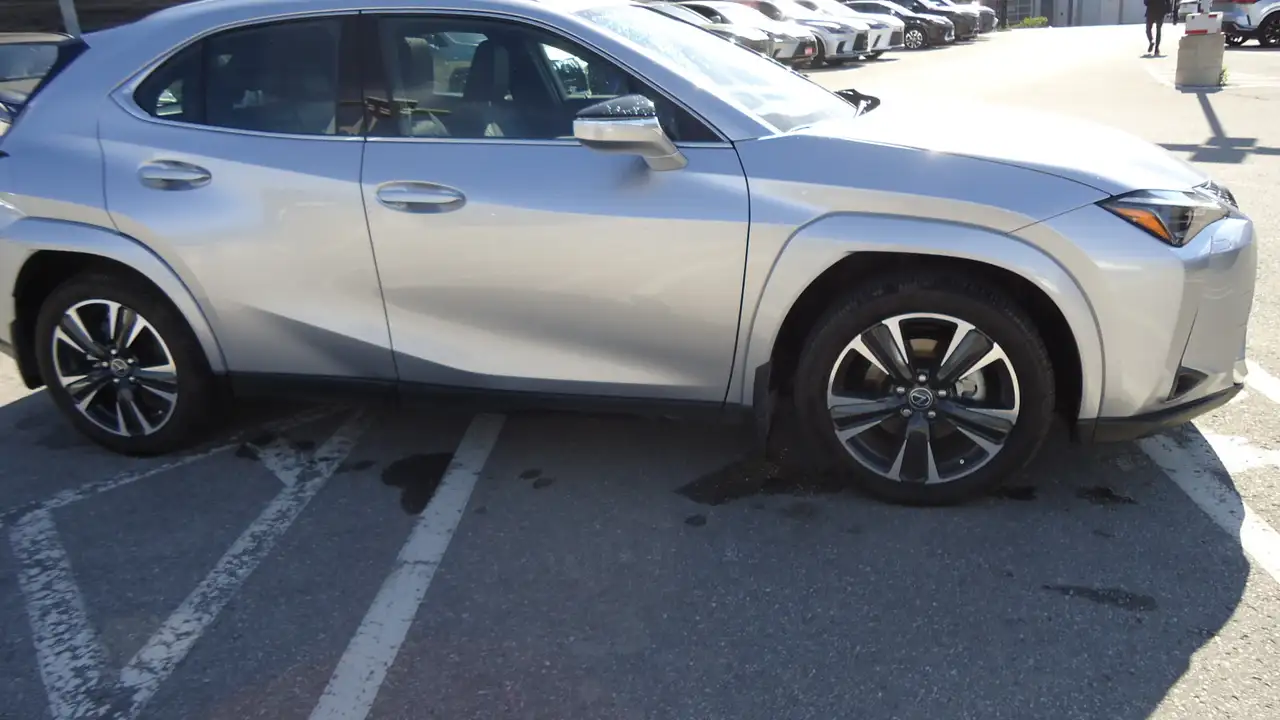 Lexus UX снимка Lexus UX