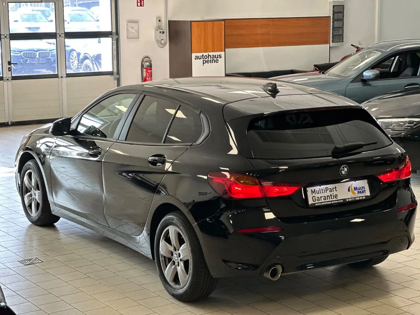 BMW 118 i Advantage NaviPort/PDC/Sitzheizung/Tempomat Schwarz - 2