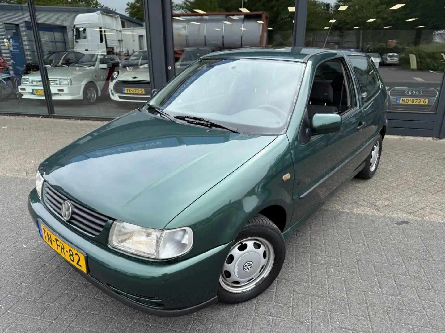 Volkswagen Polo 1.6 Grün - 1
