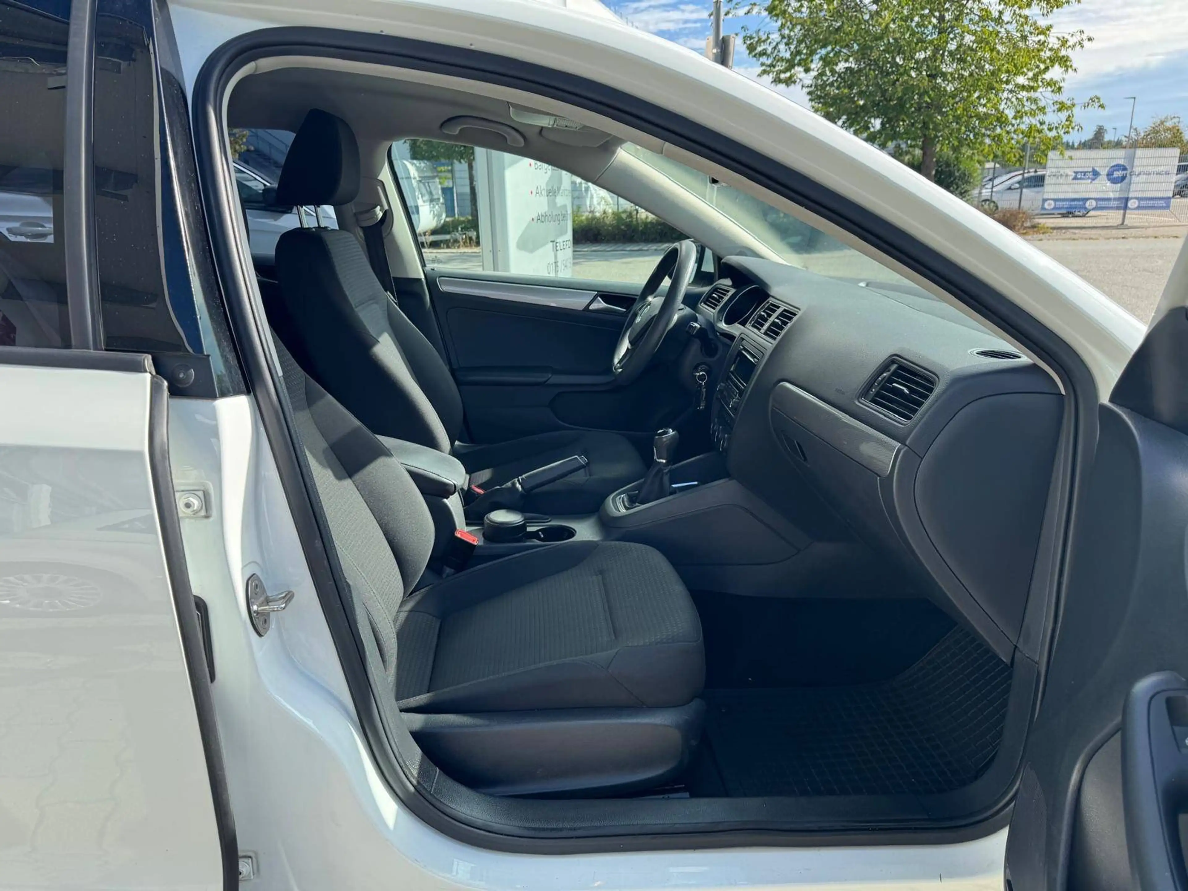 Volkswagen Jetta Jetta 1.2 TSI-Lückenlos VW Scheckheftgepflegt- — photo 11
