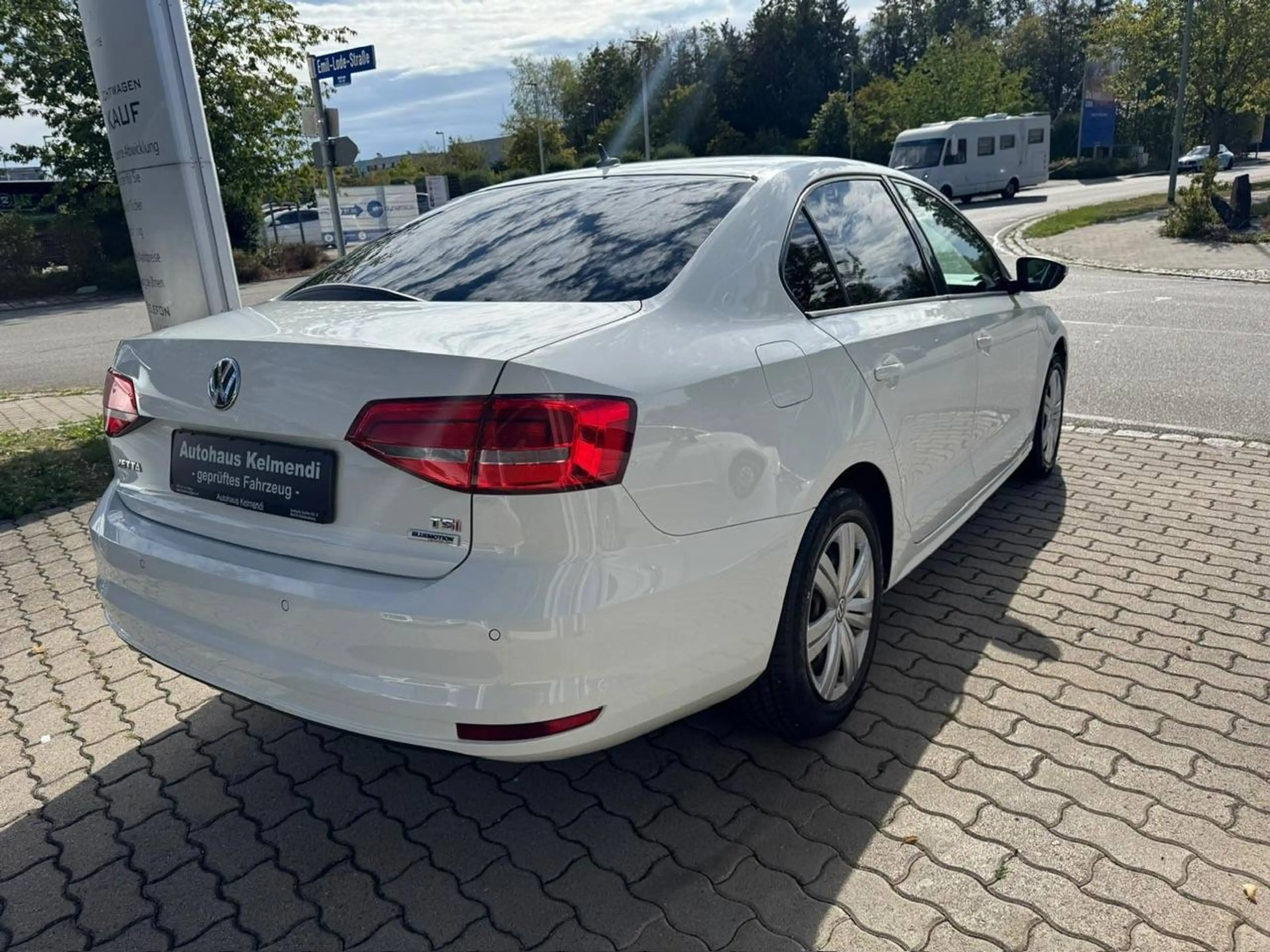 Volkswagen Jetta Jetta 1.2 TSI-Lückenlos VW Scheckheftgepflegt- — photo 5