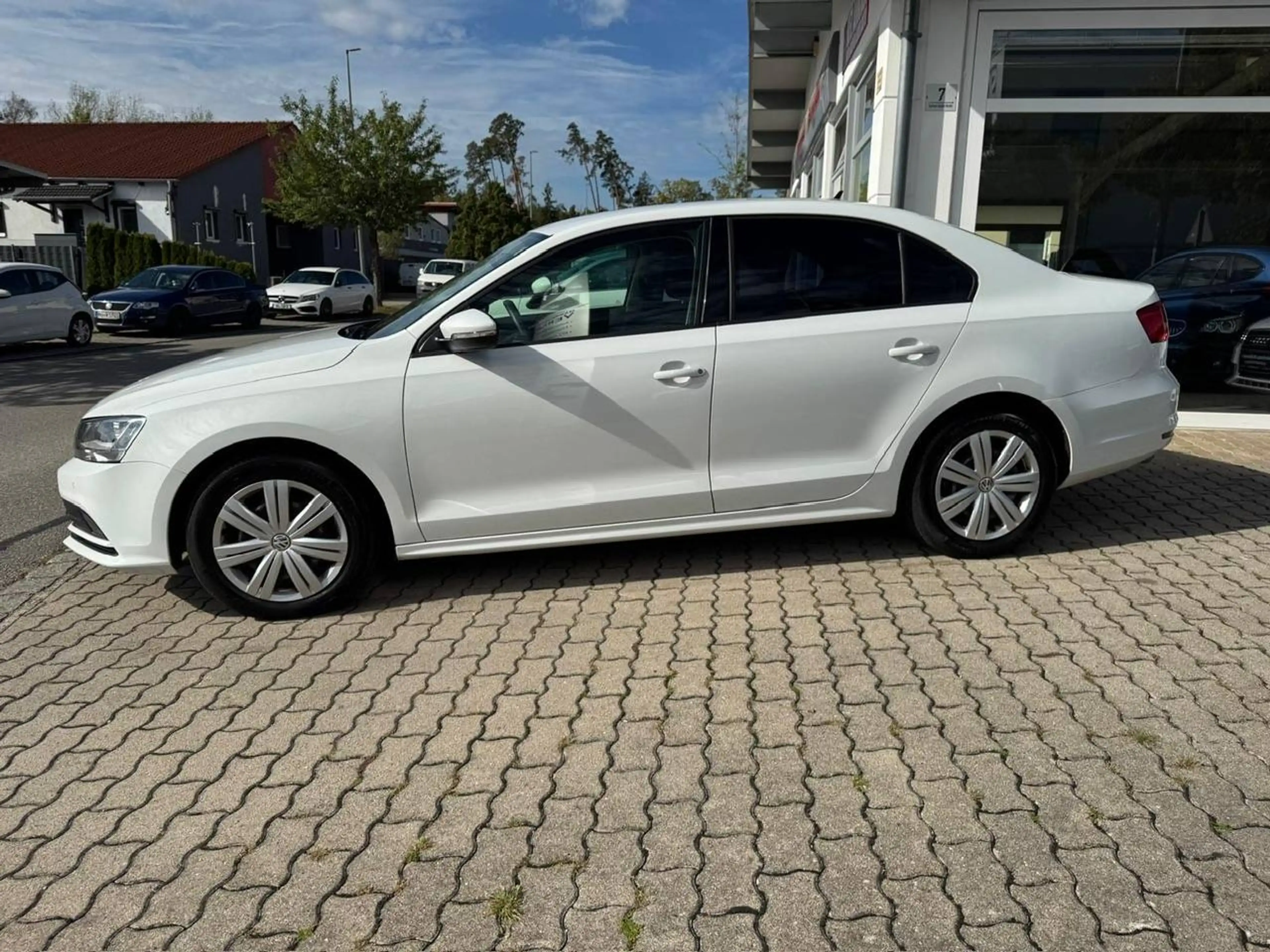 Volkswagen Jetta Jetta 1.2 TSI-Lückenlos VW Scheckheftgepflegt- — photo 8