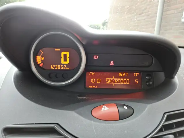 Renault Twingo view 9