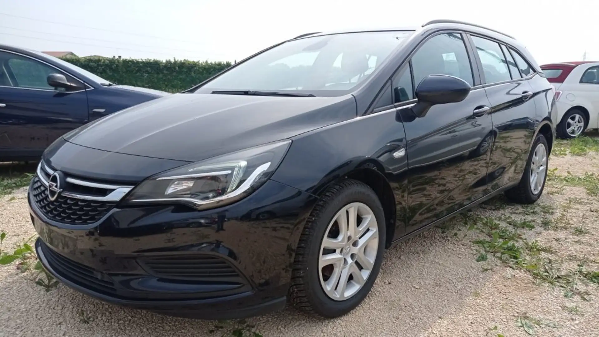 Opel Astra 1.6 CDTi Sports Tourer Navi In Arrivo Nero - 1