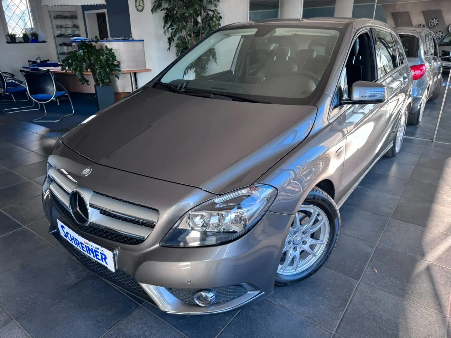 Mercedes-Benz B 200 Automatik*Park-Assistent*Vorbereitung Navi Gris - 1