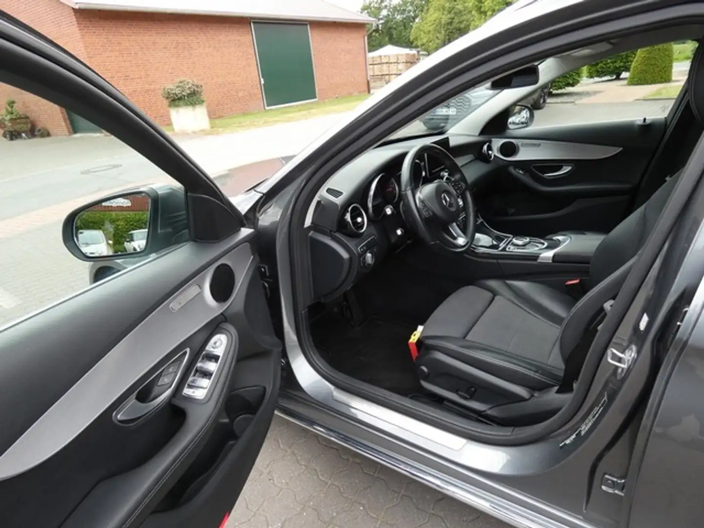 Mercedes-Benz C 220 T d Avantgarde AHK RFK ToWA Start/Stop-A Gris - 2