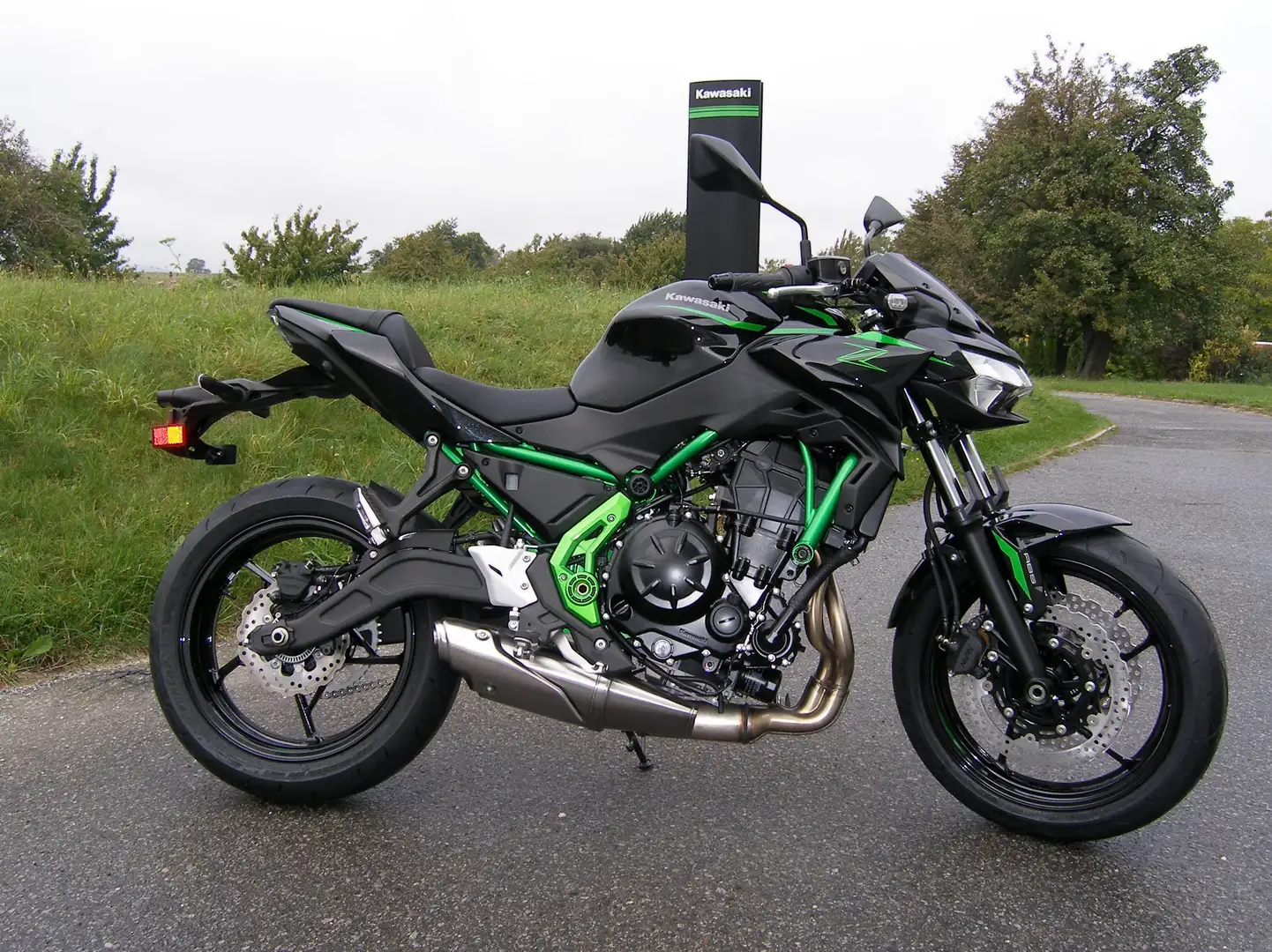 Kawasaki Z 650 2025 Negru - 2