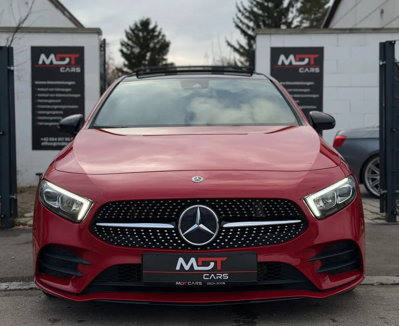 Mercedes-Benz A 180 AMG|LED|KEYLESS|PANO|DISTRONIC|SZHZG|CAM Rot - 1