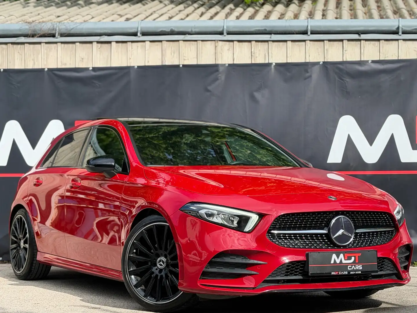 Mercedes-Benz A 180 AMG|LED|KEYLESS|PANO|DISTRONIC|SZHZG|CAM Rot - 2