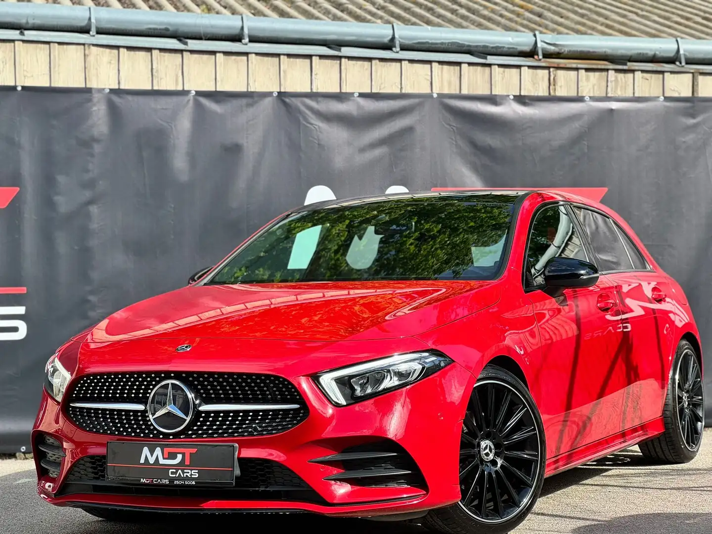 Mercedes-Benz A 180 AMG|LED|KEYLESS|PANO|DISTRONIC|SZHZG|CAM Rot - 1