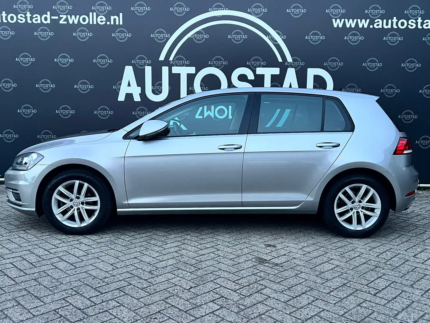 Volkswagen Golf 1.0 TSI Comfortline NL-Auto/NAP/APK/Navi/Airco Gris - 2
