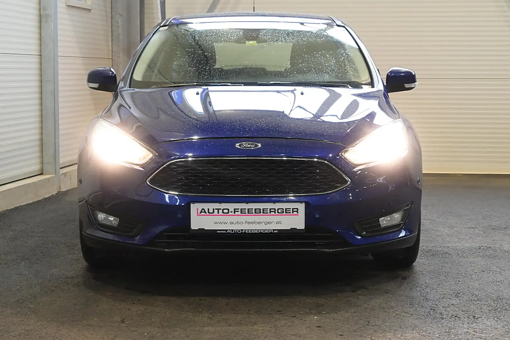 Ford Focus Traveller 1,5 TDCi Trend; NAVI, Sitz+Lenkradhei... Blau - 2