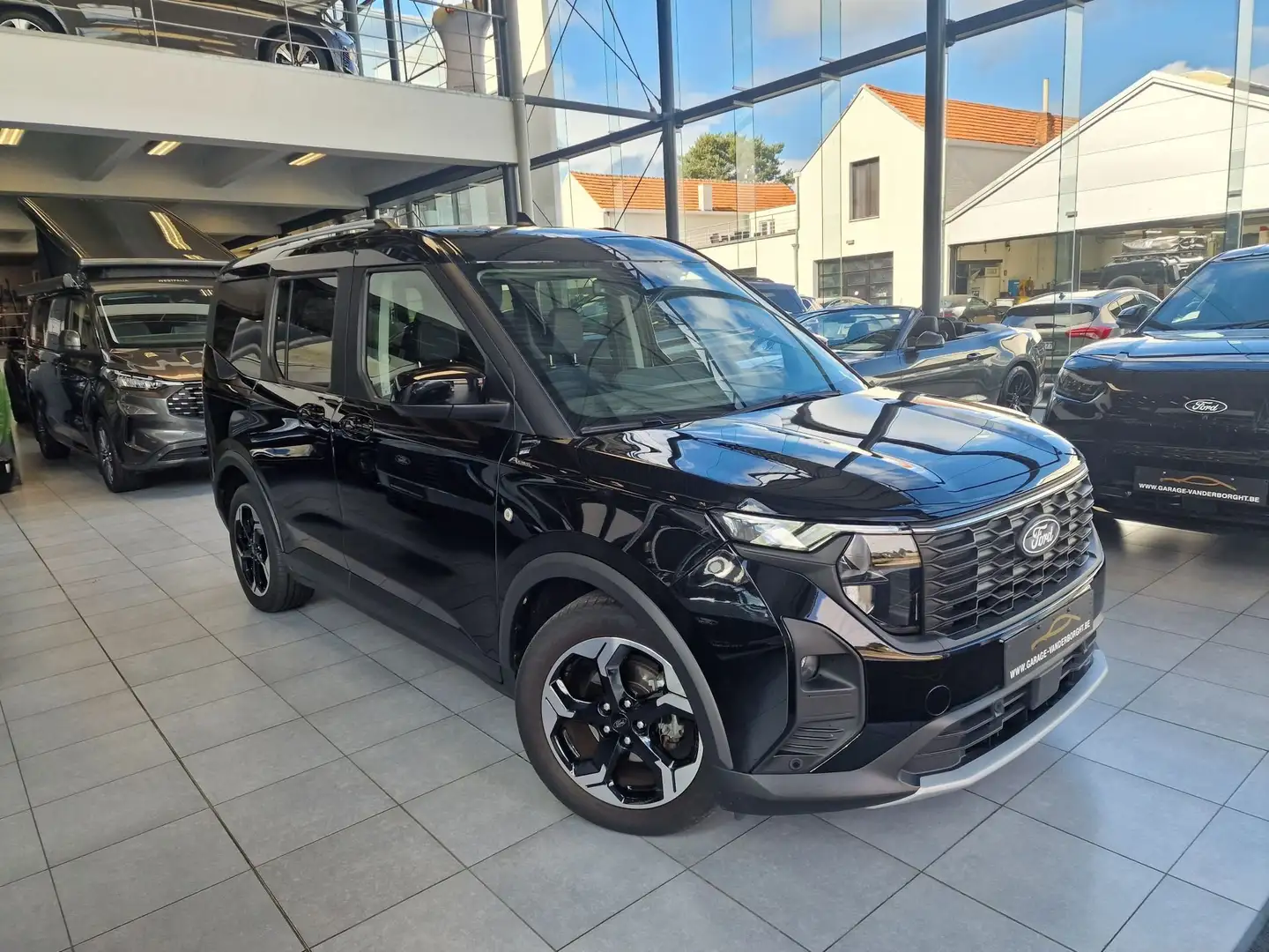 Ford Tourneo Courier ACTIVE BENZINE AUTOMAAT MET TAL VAN OPTIES Nero - 1