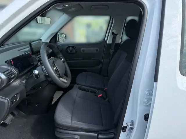 Hyundai Inster view 6