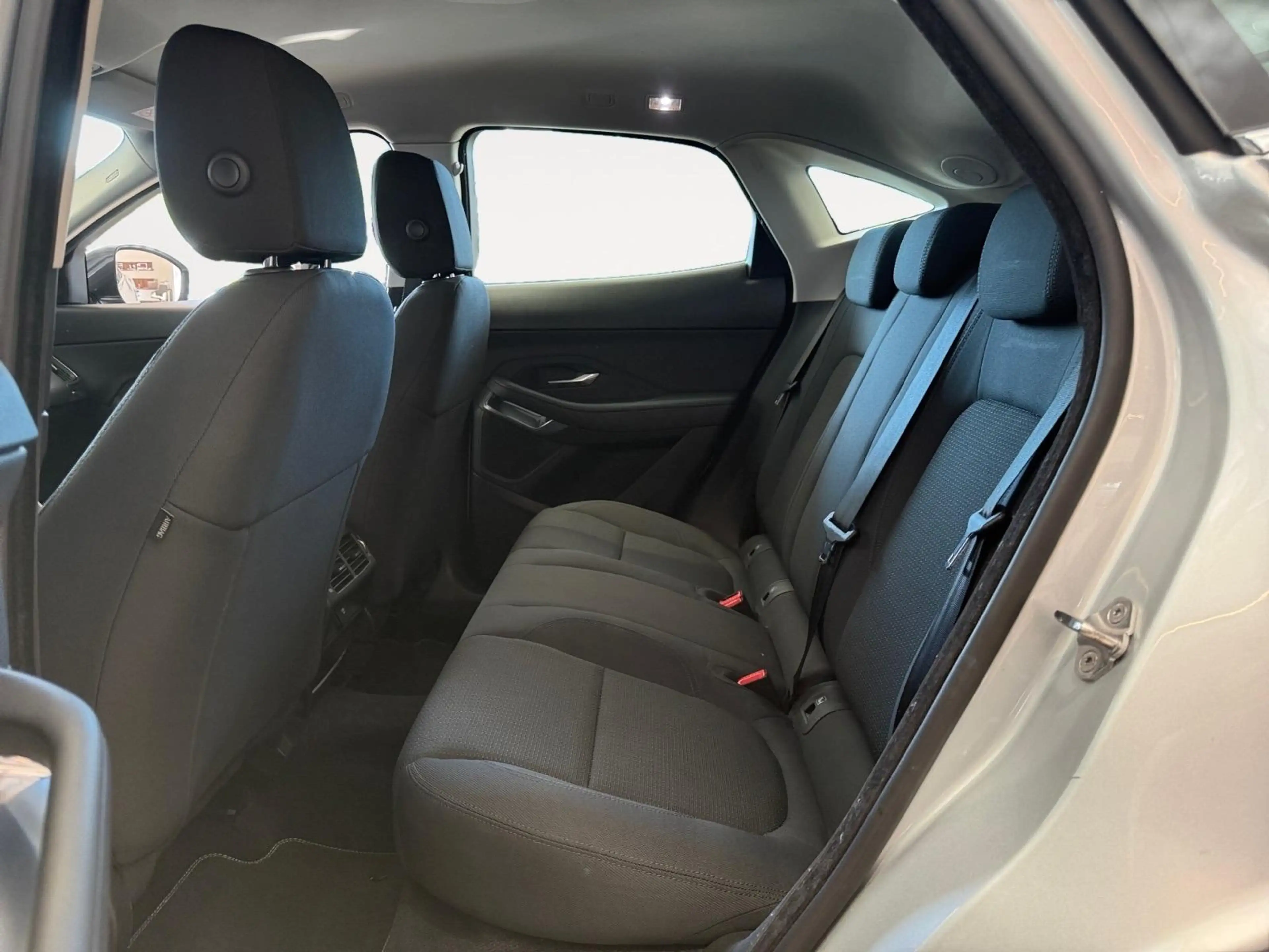 Jaguar E-Pace 12 mois de garantie-gps-camera — photo 9