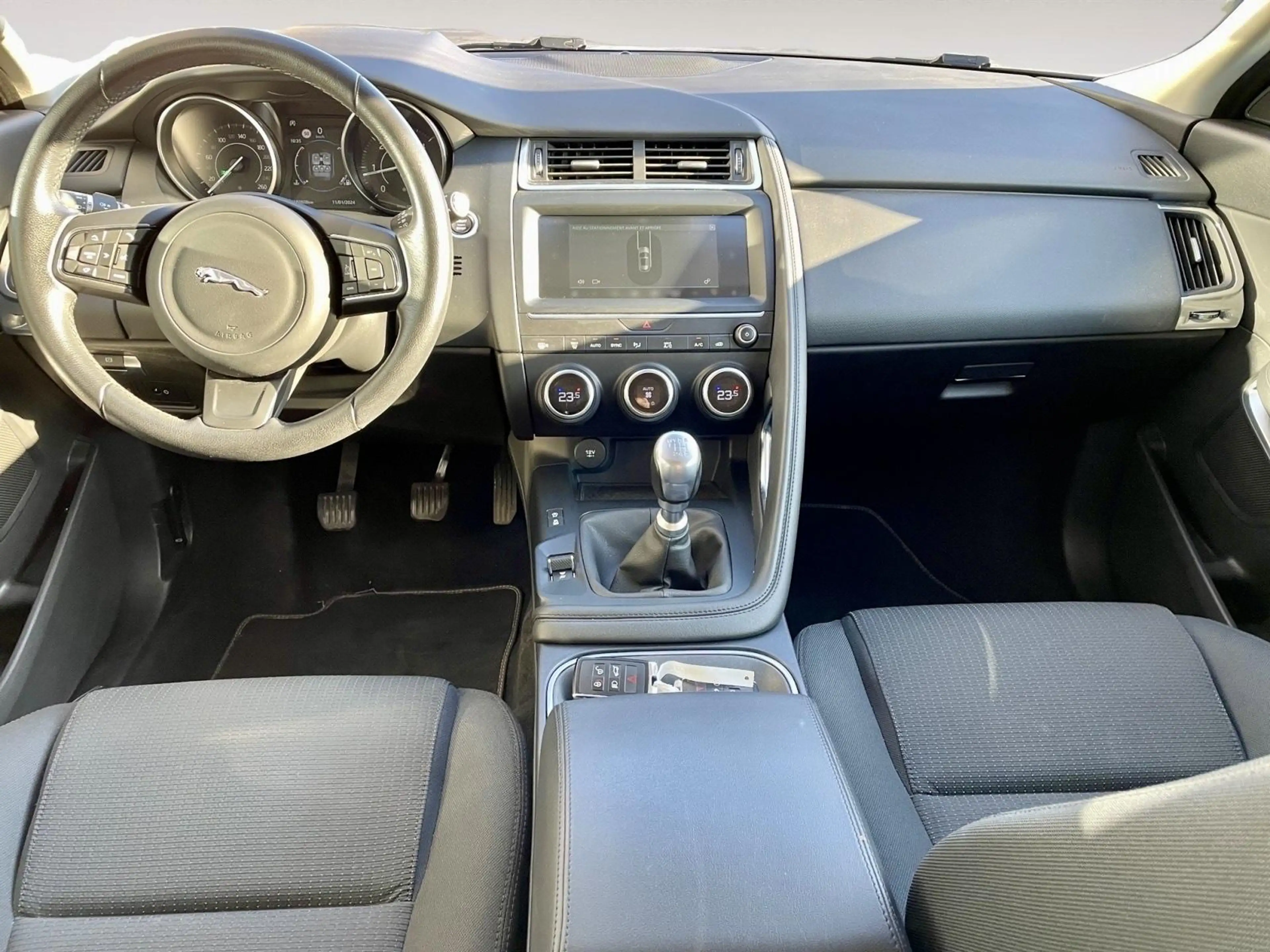Jaguar E-Pace 12 mois de garantie-gps-camera — photo 13