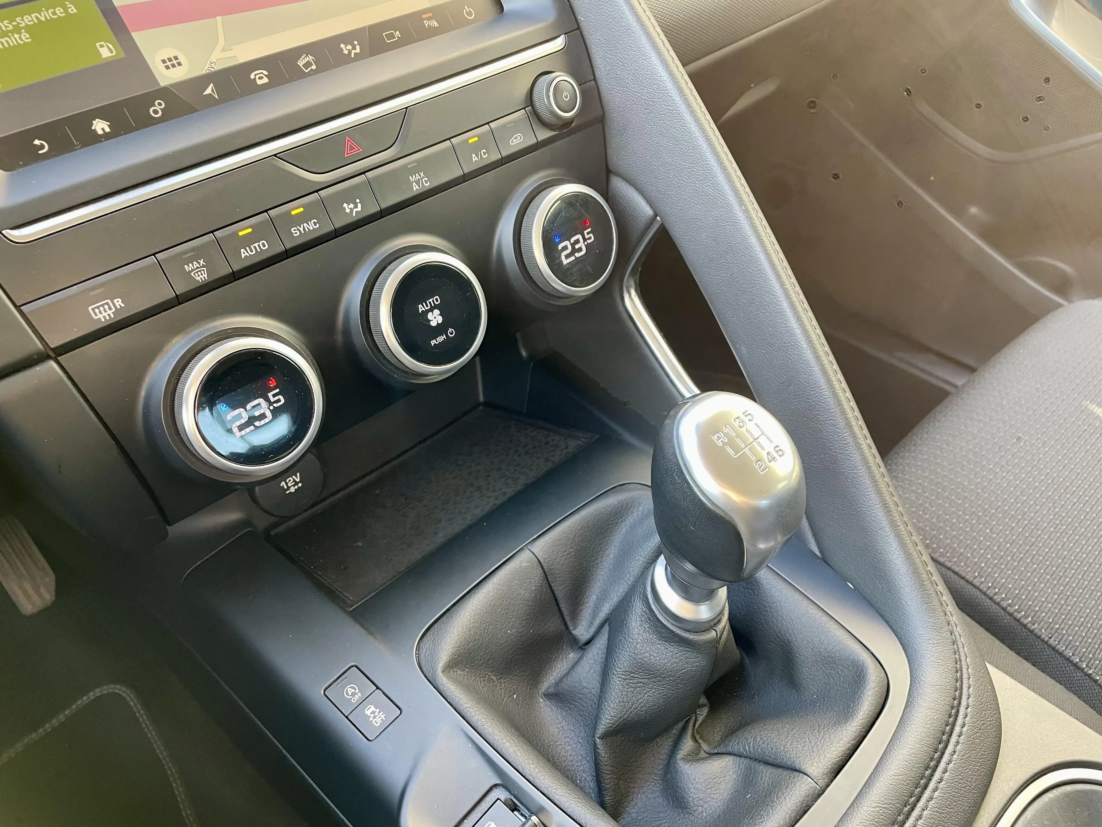 Jaguar E-Pace 12 mois de garantie-gps-camera — photo 15