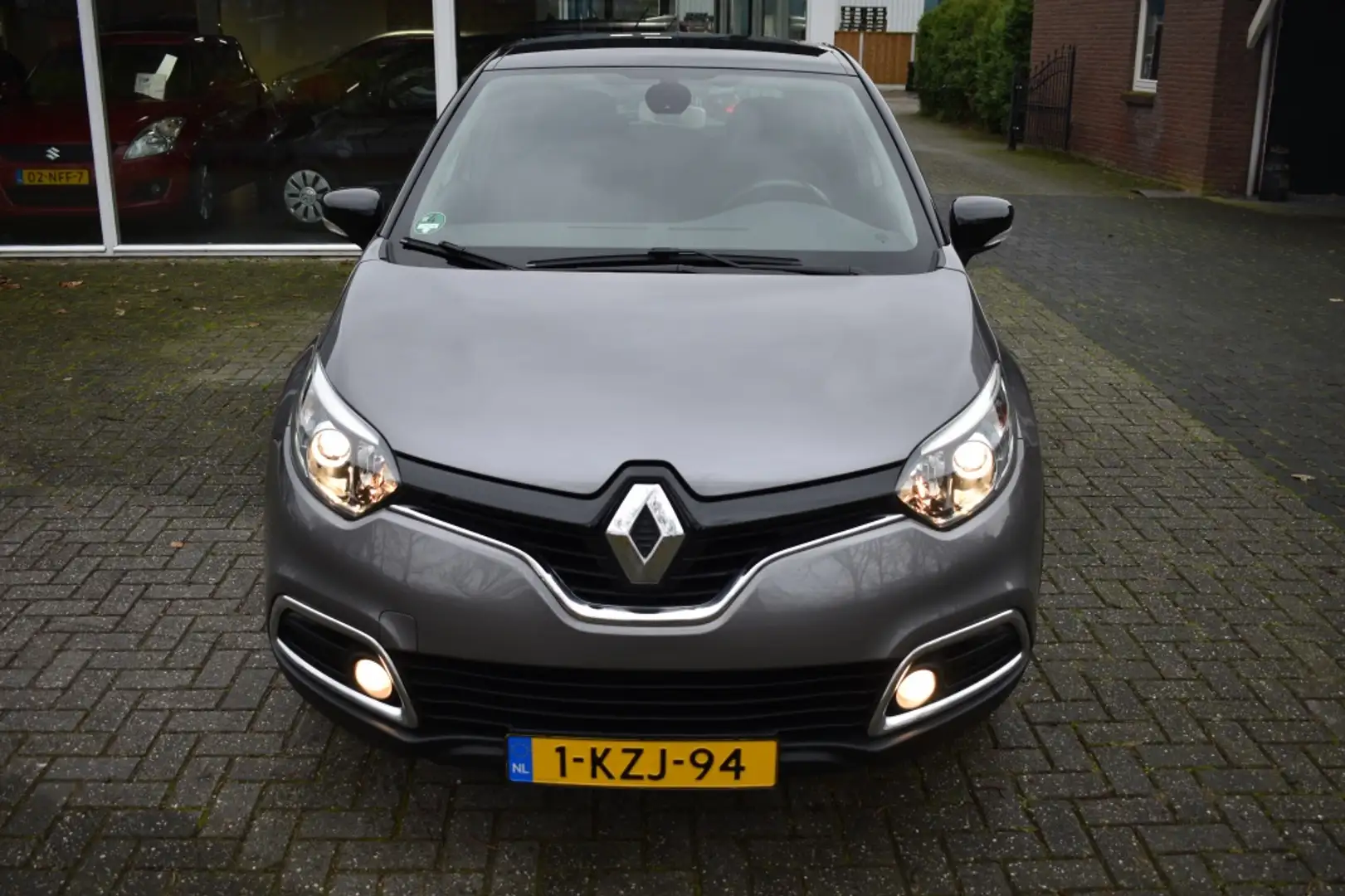 Renault Captur 0.9 TCe Dynamique Grijs - 2