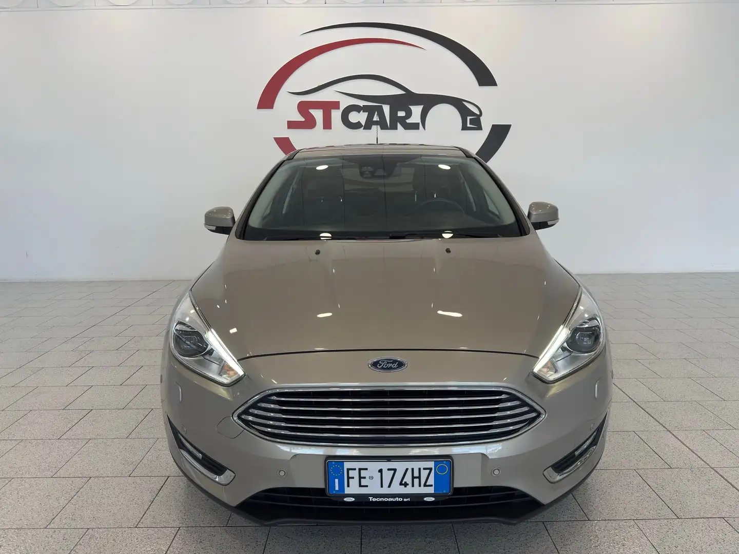 Ford Focus 5p 1.5 ecoboost Titanium X Beige - 2