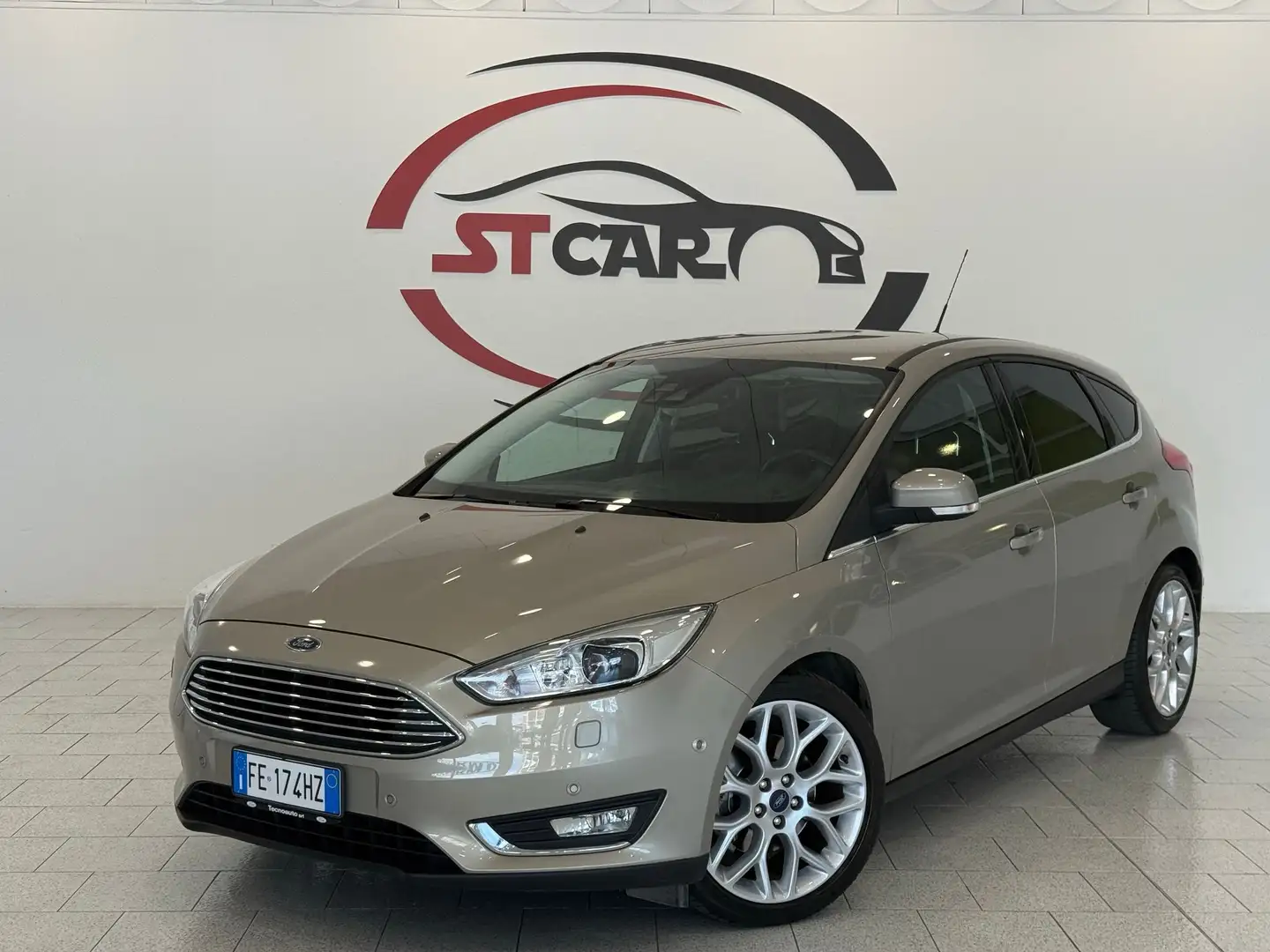 Ford Focus 5p 1.5 ecoboost Titanium X Beige - 1