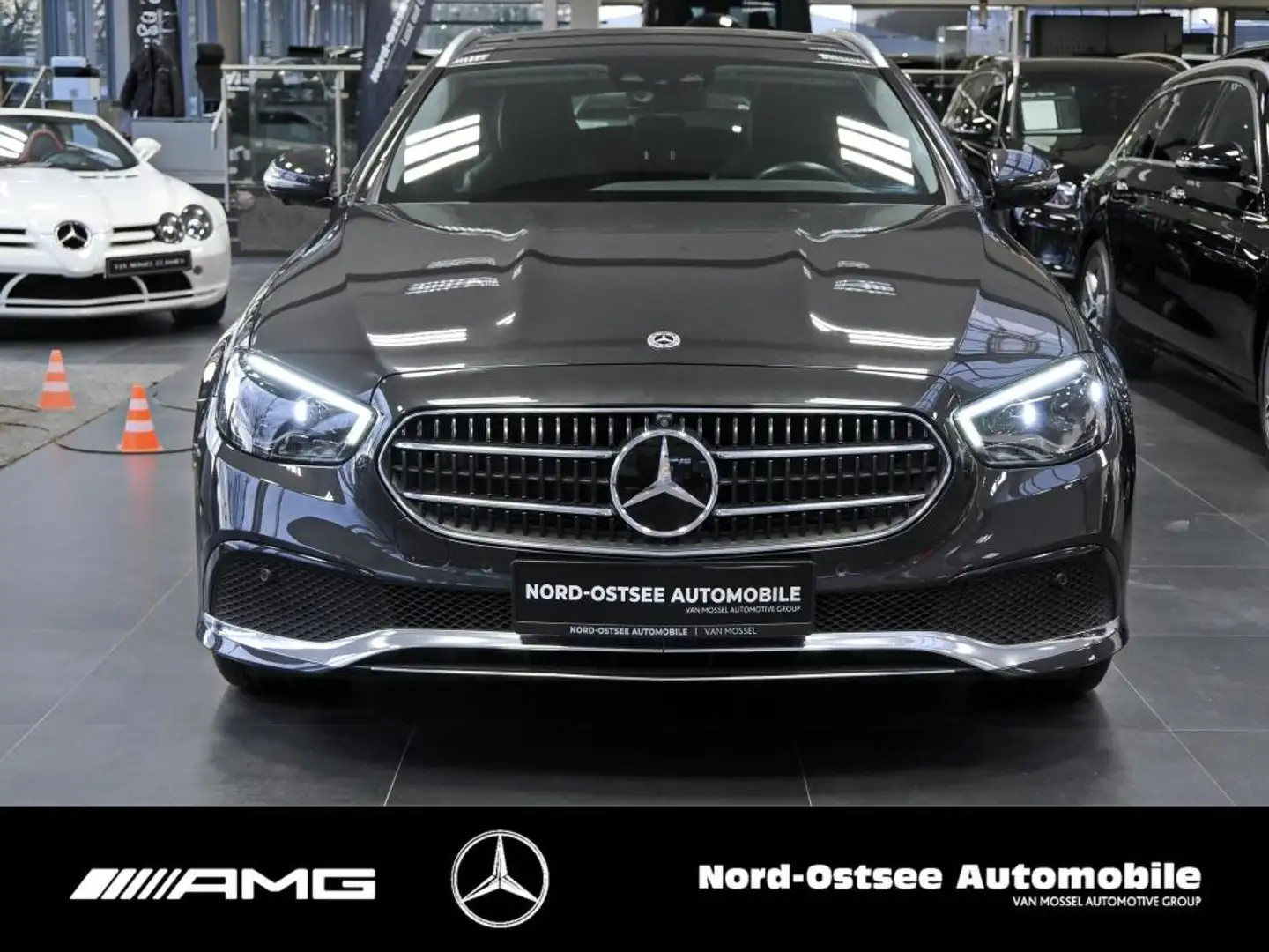 Mercedes-Benz E 220 d T AVANTGARDE STANDHZG DISTRO 360° SHD Grigio - 2