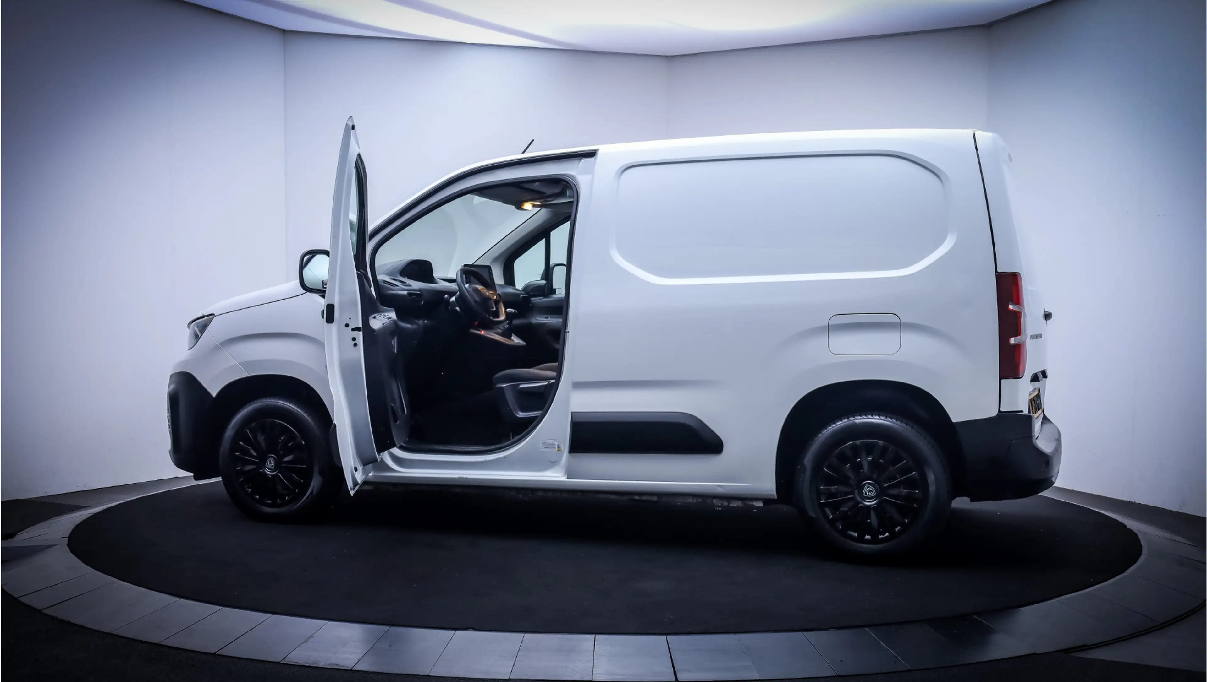 Peugeot Partner 1.2T 3Pers. PREMIUM NAVI | CARPLAY | AIRCO | ZIJDE — photo 9