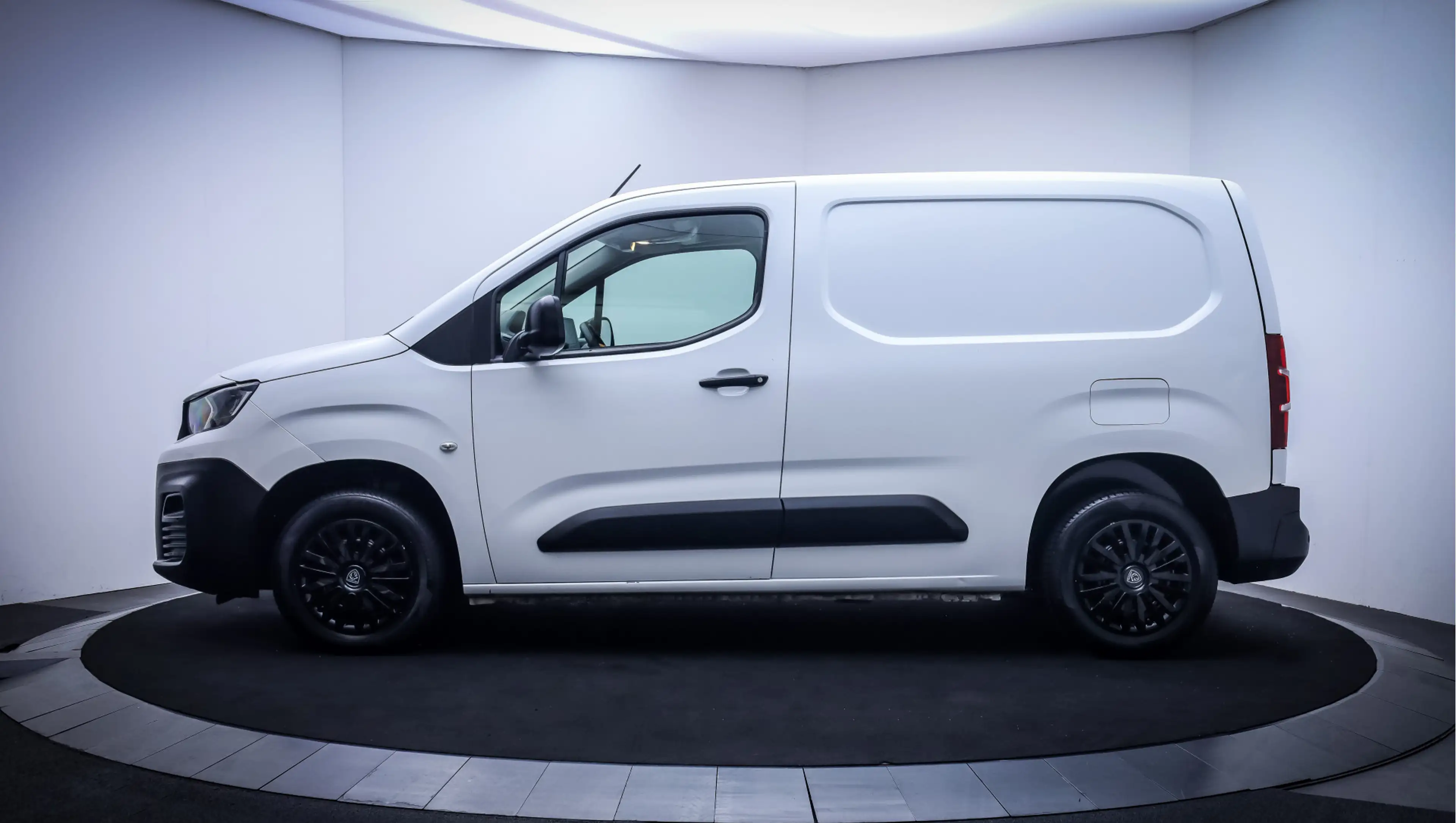 Peugeot Partner 1.2T 3Pers. PREMIUM NAVI | CARPLAY | AIRCO | ZIJDE — photo 11