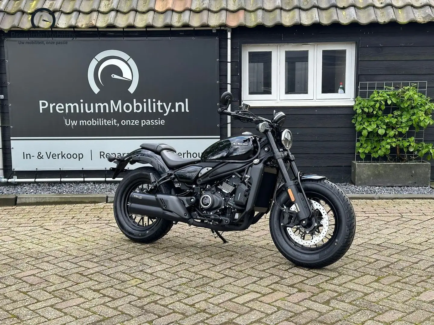 CFMOTO 450 CLC Schwarz - 1