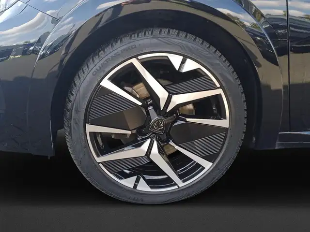 Peugeot 208 view 10