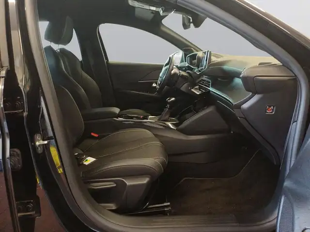 Peugeot 208 view 13