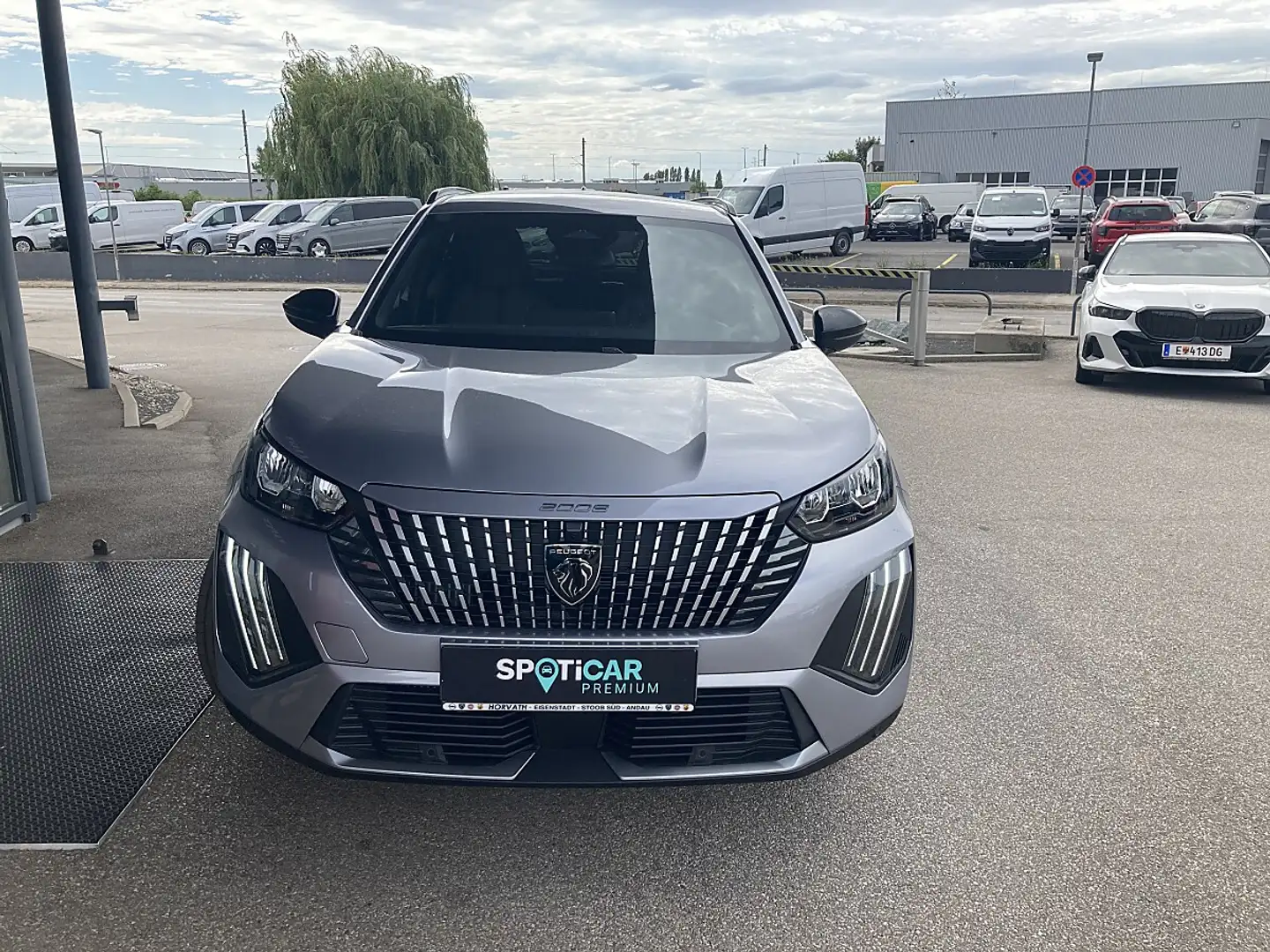 Peugeot 2008 Benzin 100 S&S Allure 6-Gang-Manuell Grau - 2