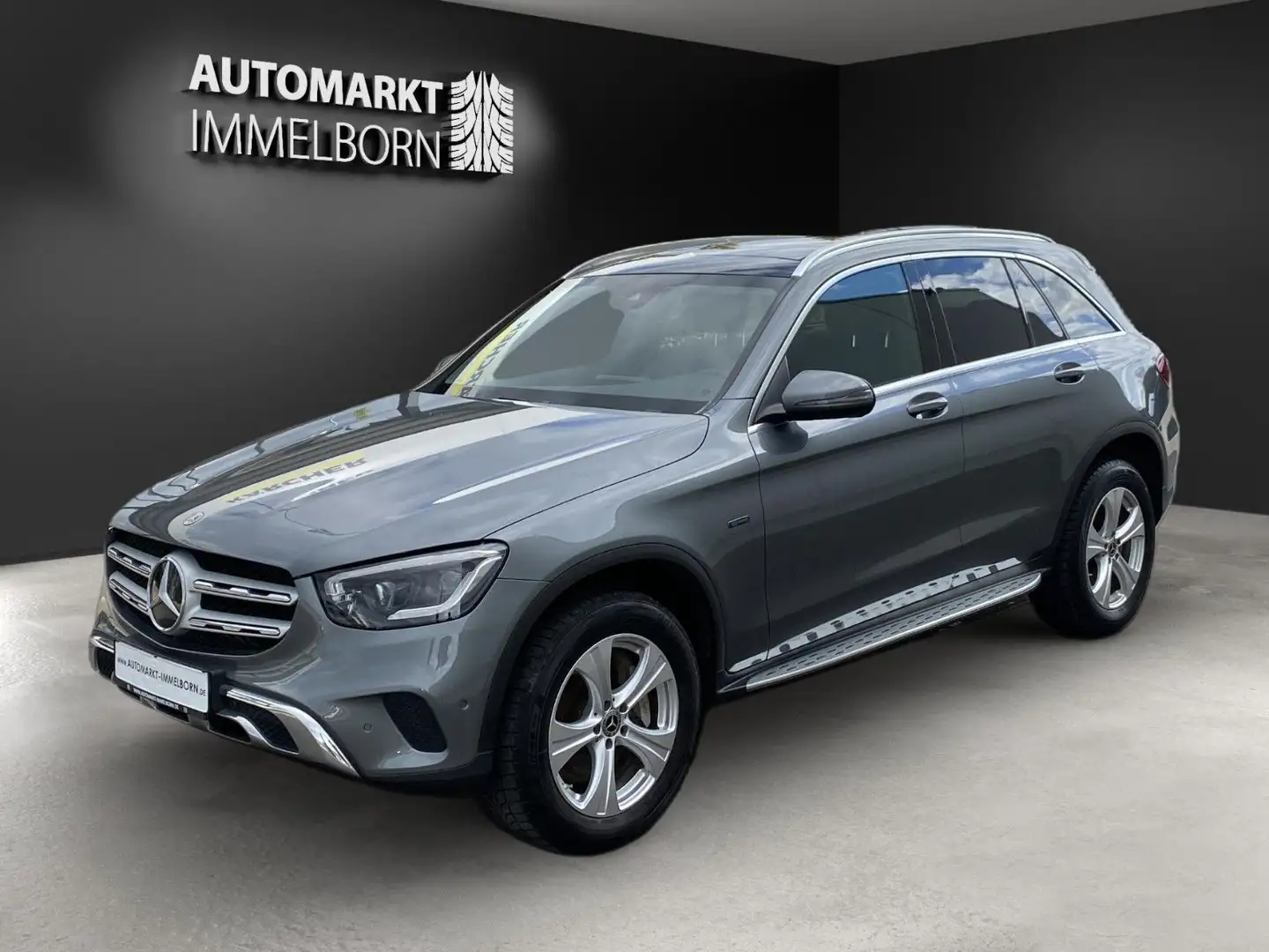 Mercedes-Benz GLC 300 e Pano*Kamera*Leder*MBUX*19*OffRoad*Mbea Grau - 2