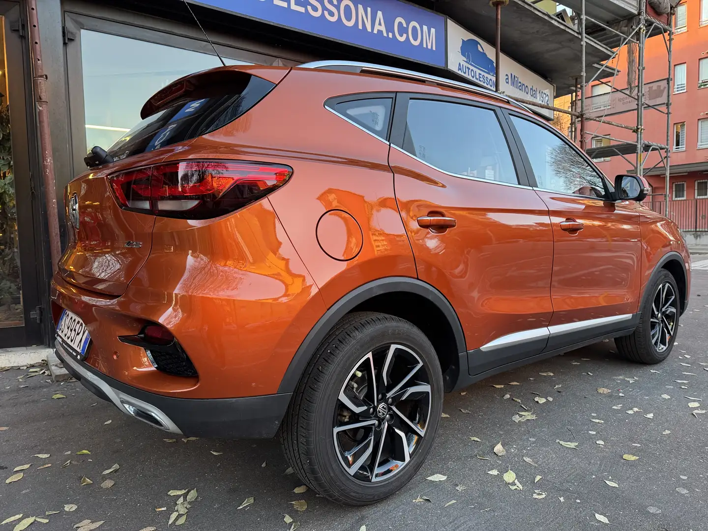MG ZS ZS 2021 1.5 Luxury Orange - 2