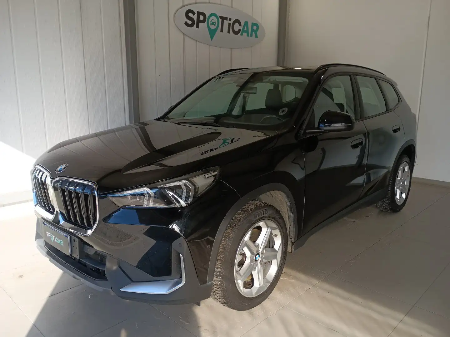 BMW X1 X1 xDrive 23d Schwarz - 1