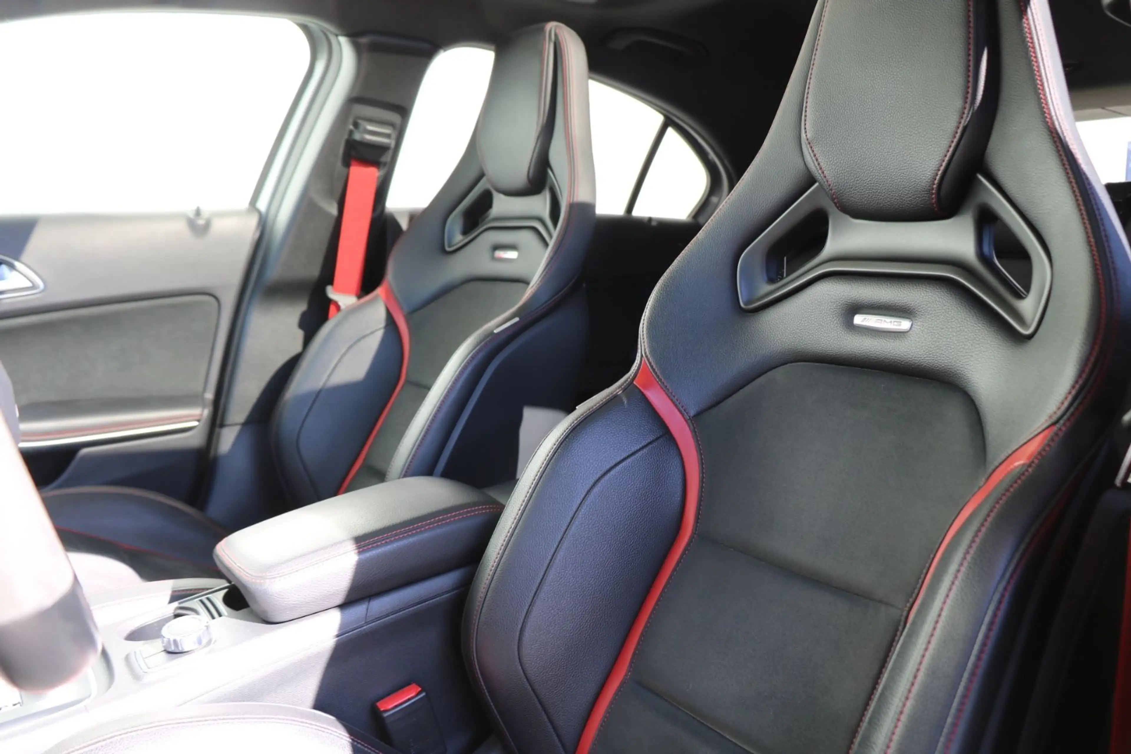 Mercedes-Benz A 45 AMG 4Matic Perf.-Sitze+AGA*DRIVER*PANO*HK* — photo 6