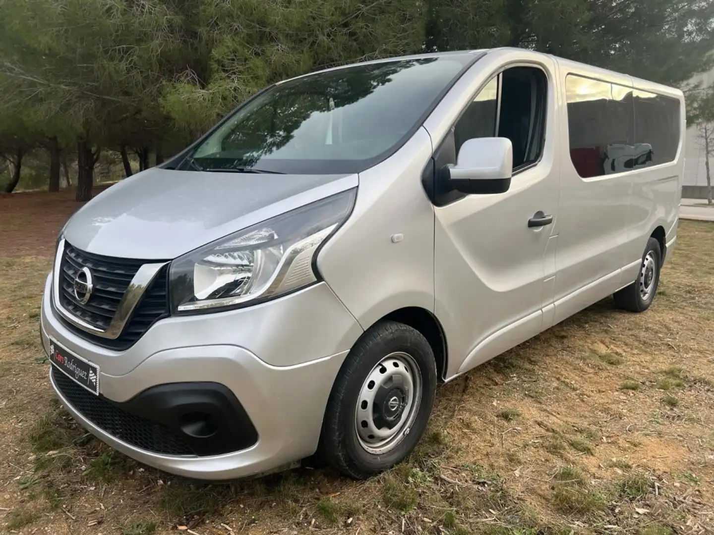 Nissan NV300 Combi 5 1.6dCi S&S L1H1 1T Comfort 125 Argent - 2
