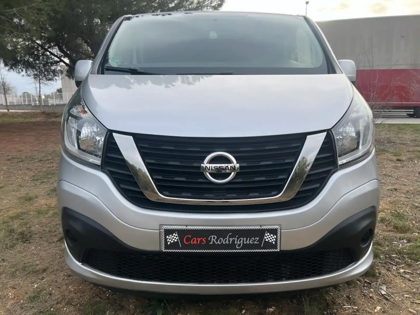 Nissan NV300 Combi 5 1.6dCi S&S L1H1 1T Comfort 125 Argent - 1
