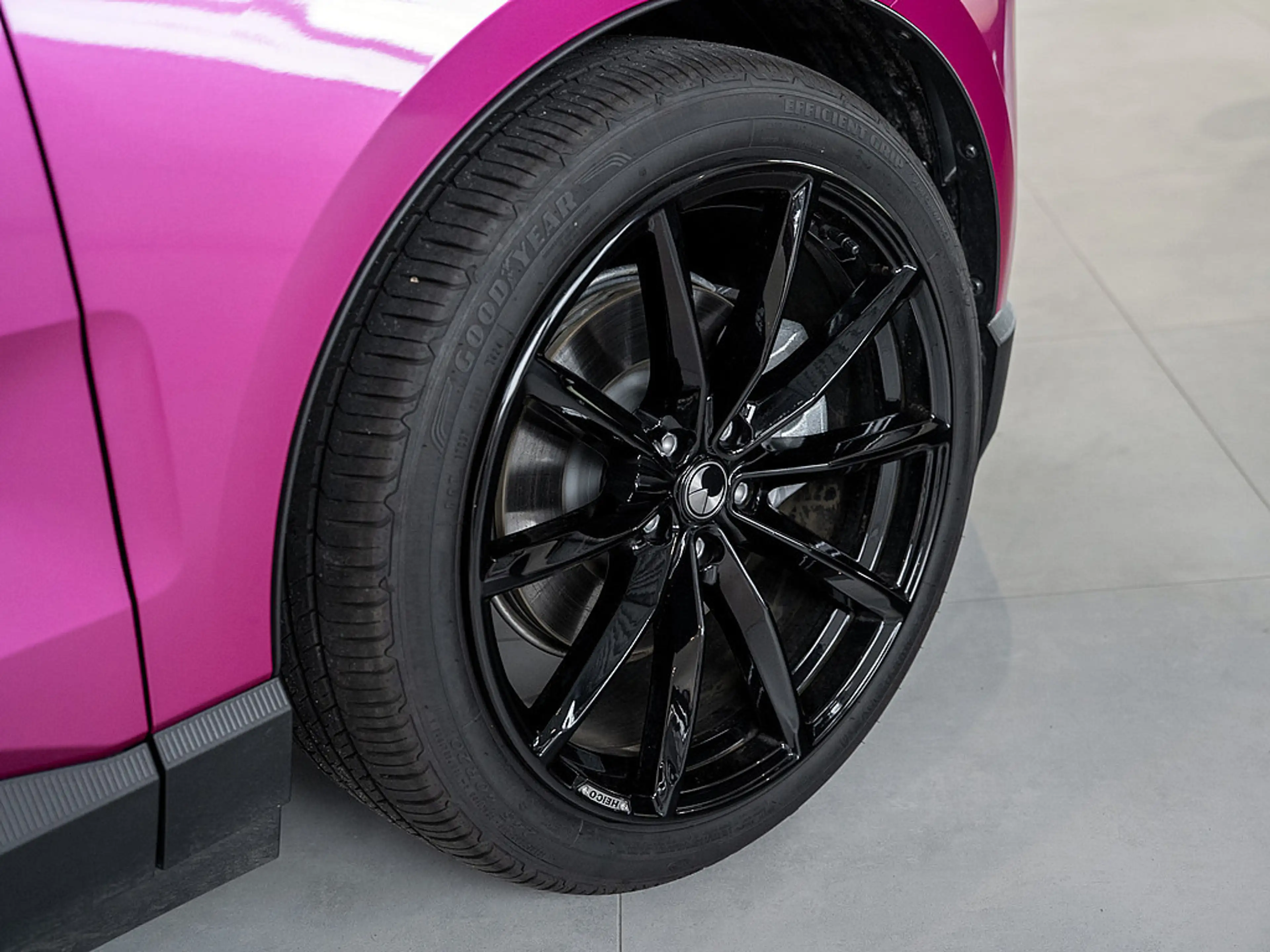 Volvo EX30 Plus Black Edition Heico Felgen, Heico F — photo 5