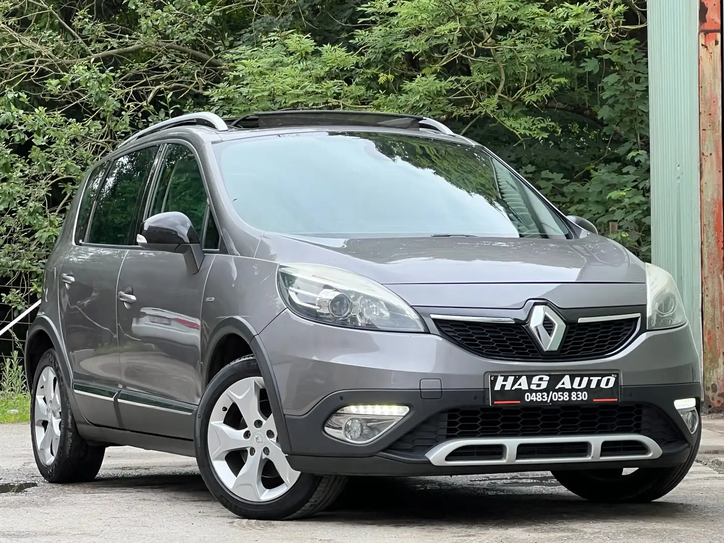 Renault Scenic XMOD 1.5 dCi BOSE//NAVI//TOIT PANO//1MAIN Gris - 2