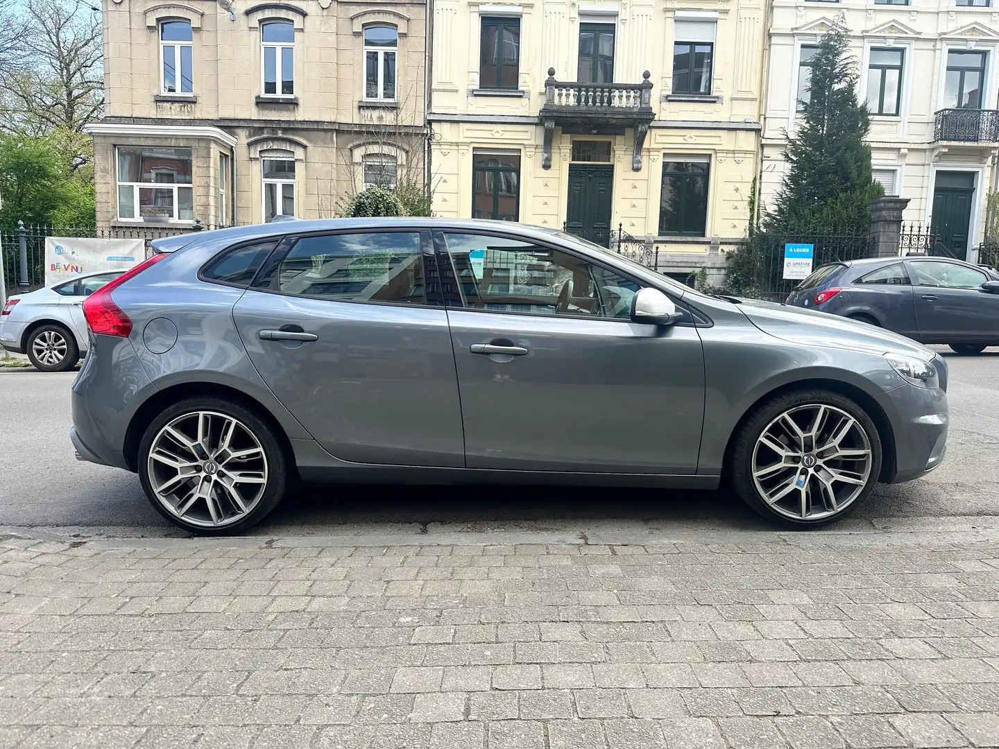 Volvo V40 V40 2.0 T2 R DESIGN Gris - 2