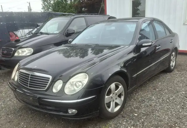 Mercedes-Benz E 240 E-Klasse Avantgarde / Motor Läuft unruhig Für den Export