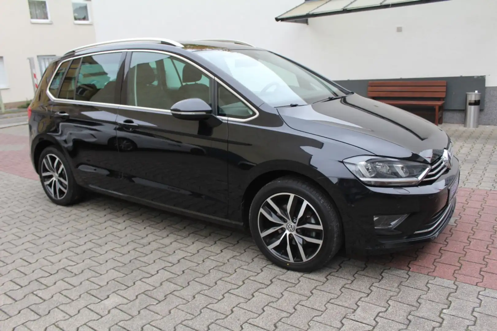 Volkswagen Golf Sportsvan Highline ( 1 Hand / Massage ) Noir - 2