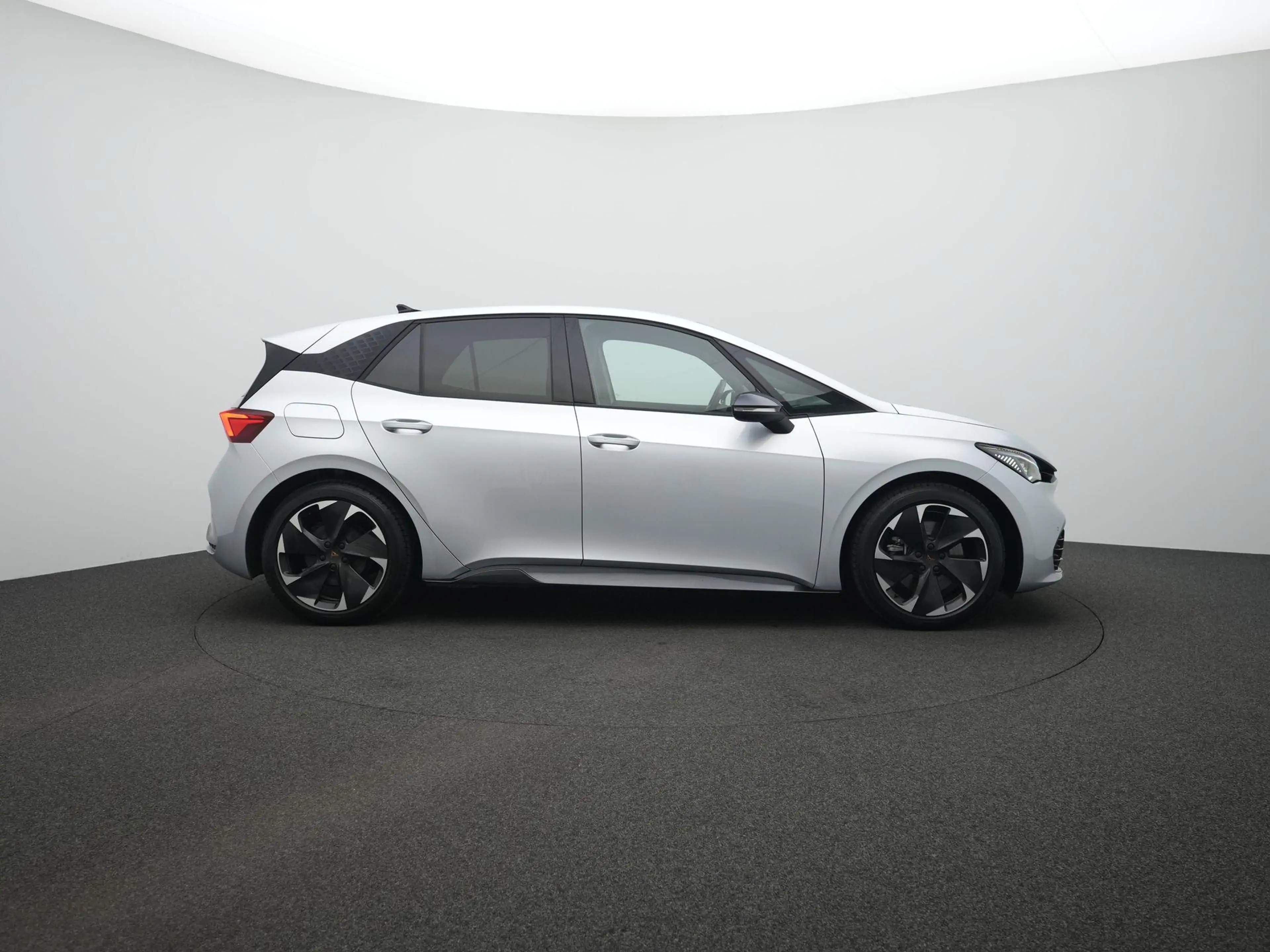 CUPRA Born Essential 63 kWh 231pk | Kuipstoelen | Navigatie | — photo 4