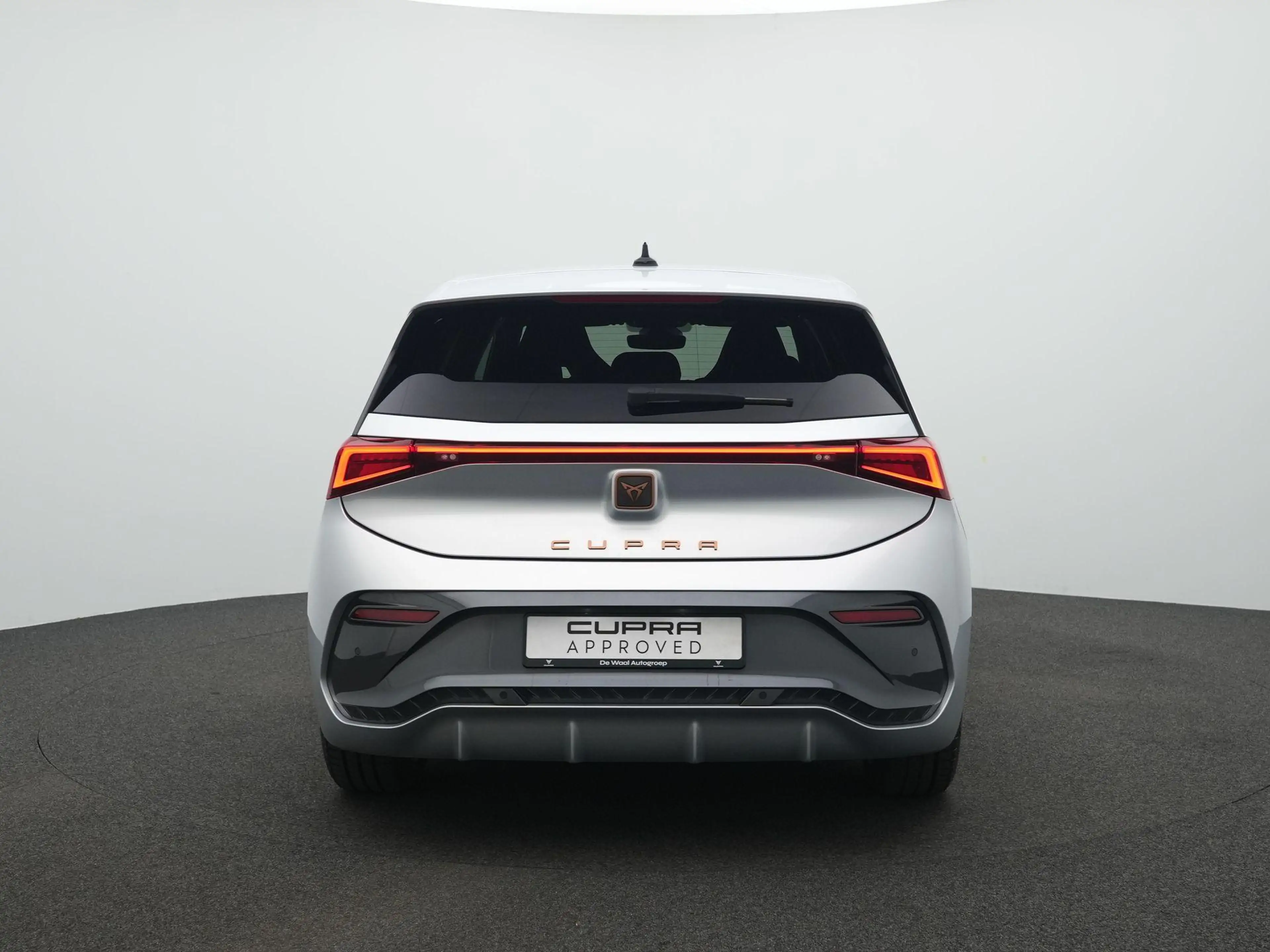 CUPRA Born Essential 63 kWh 231pk | Kuipstoelen | Navigatie | — photo 6