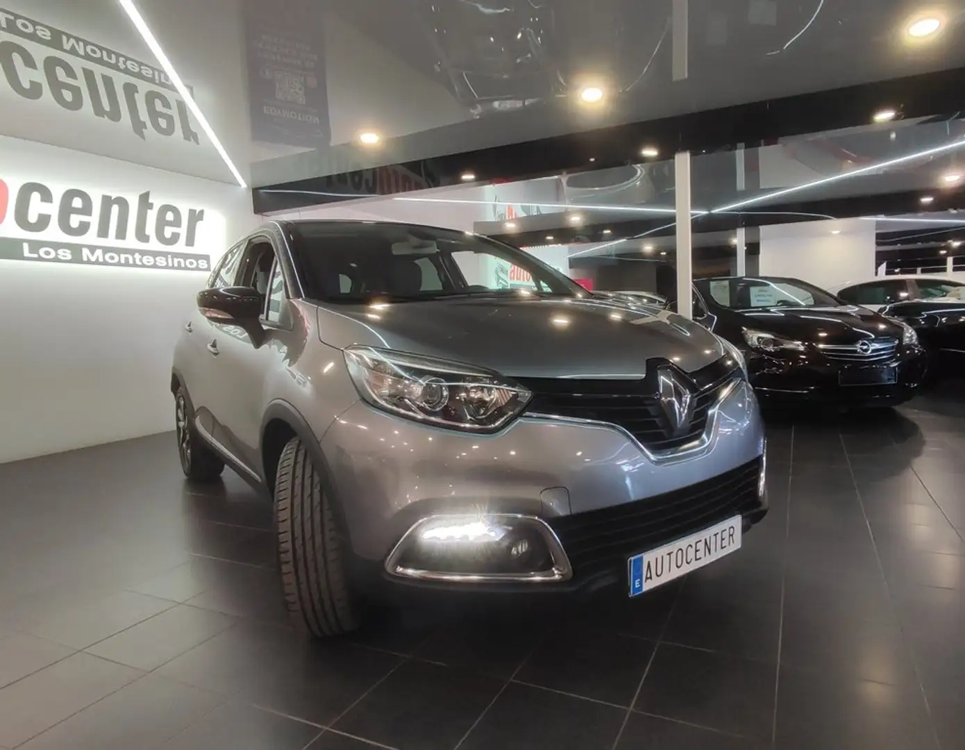 Renault Captur Intens Energy TCe 120 EDC Euro 6 Grijs - 2