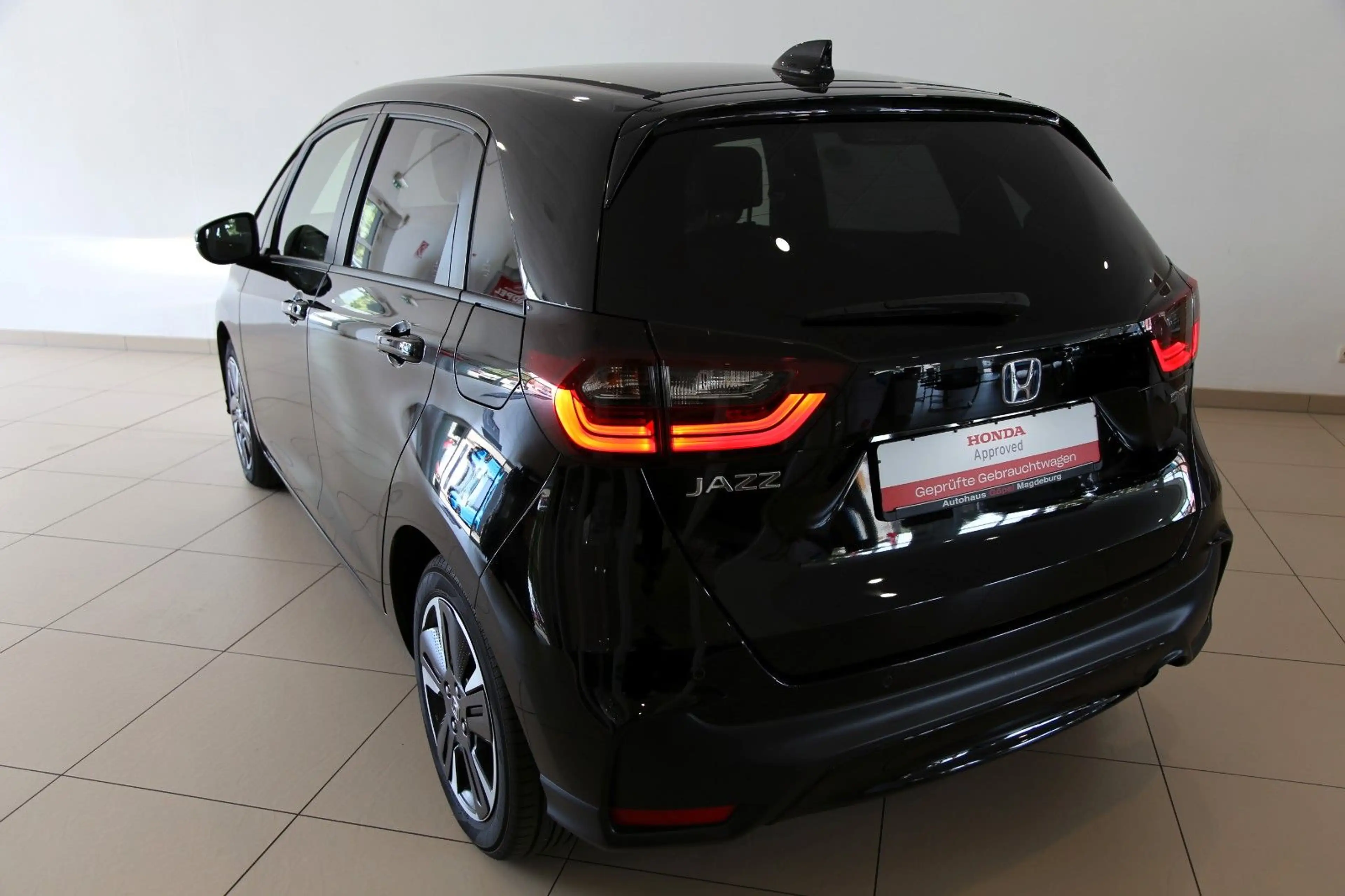 Honda Jazz 1.5 i-MMD Hybrid Advance — photo 2