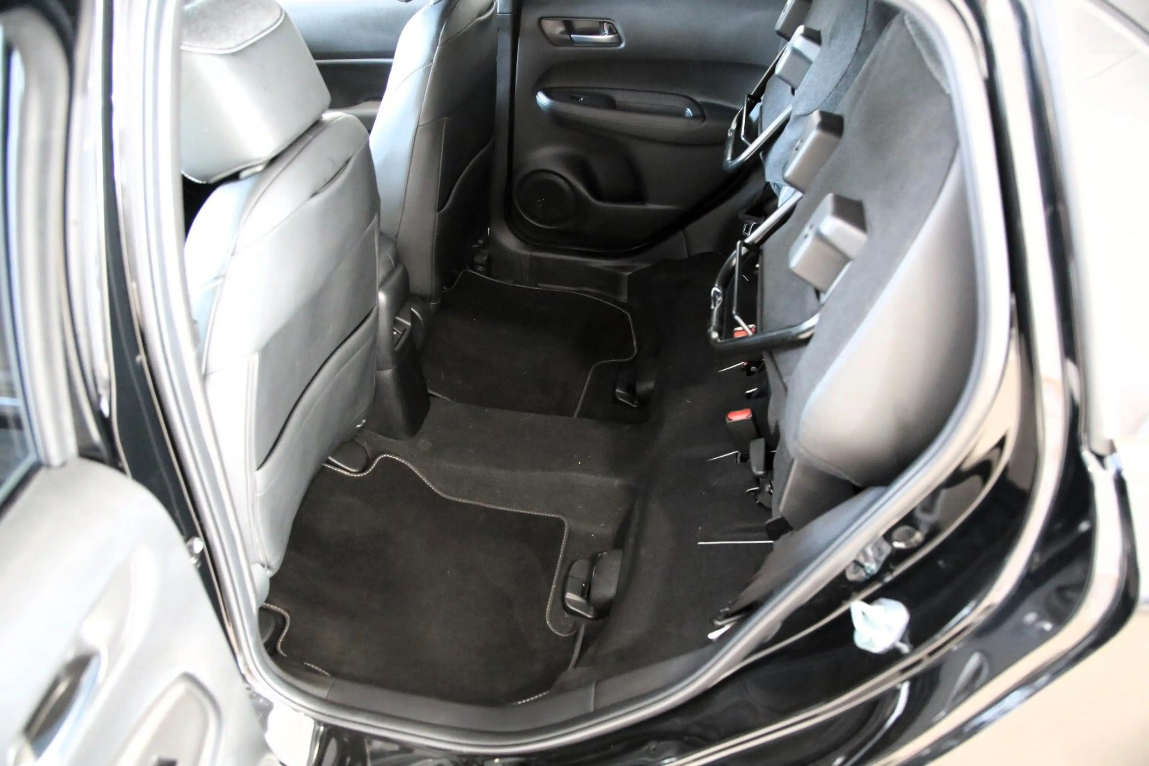 Honda Jazz 1.5 i-MMD Hybrid Advance — photo 7
