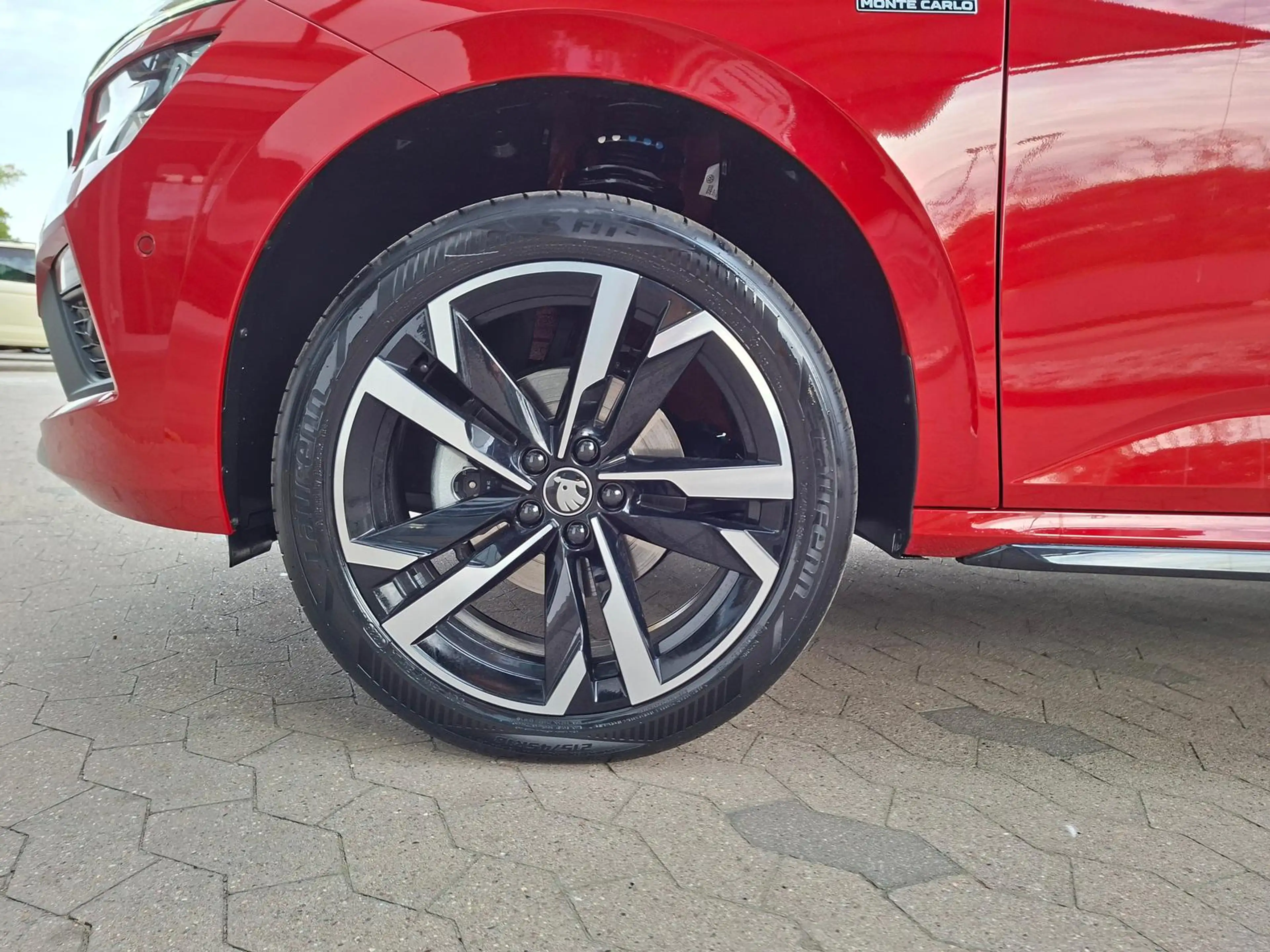 Skoda Kamiq Monte Carlo 1.5TSI DSG AHK Panorama Navi — photo 10